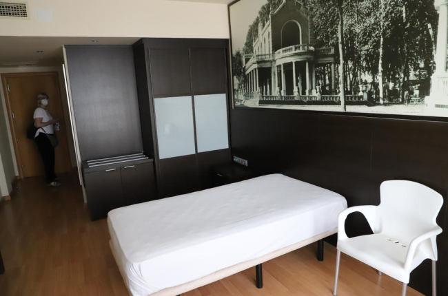 Imatge d’una de les vuitanta habitacions de l’hotel Nastasi, que reobrirà després d’un mes.