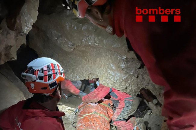 Rescatado tras quedar atrapado en una cueva en la Cerdanya