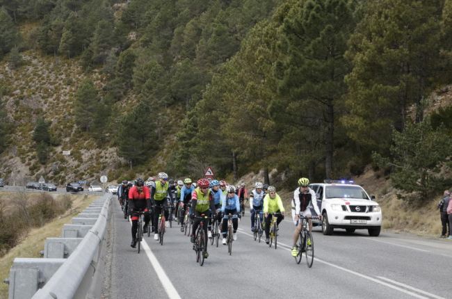 Més de mig miler de ciclistes fan una marxa en record del ciclista atropellat a Martinet