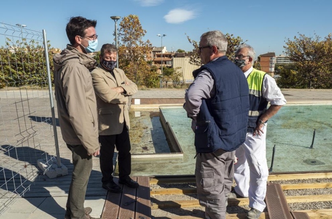 Postius visitó las obras de renovación de parte de la madera.