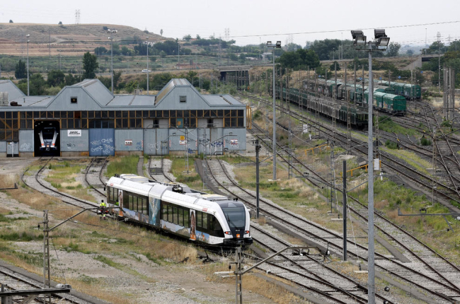 Imatge d’arxiu d’un tren de FGC al Pla de Vilanoveta de Lleida.