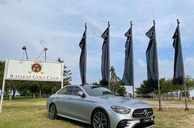 El circuit que patrocina la firma automobilística Mercedes-Benz va arribar ahir al camp de Raimat.