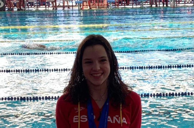 NATACIÓ SELECCIÓ Emma Carrasco, amb l'Espanyola a les Canàries