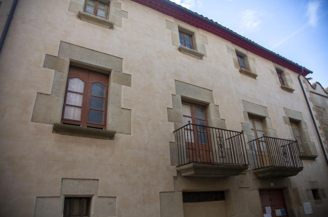Imatge de la façana de Casa Valls.