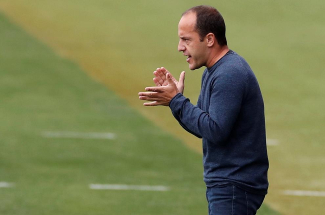 Lluís Cortés, dirigiendo a su equipo en un partido de esta pasada temporada.