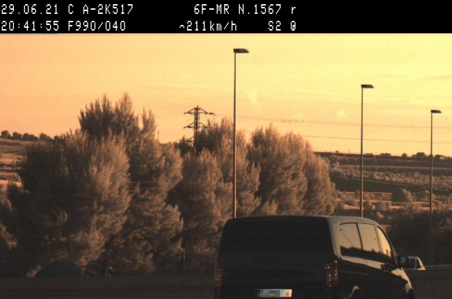 Pillado a 211 km/h con una furgoneta por la A-2 en Cervera