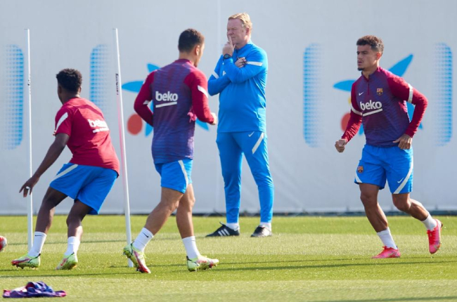 Ronald Koeman, durante el entrenamiento de la plantilla barcelonista.