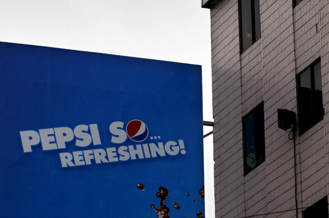 Un anuncio publicitario de Pepsi, el refresto emblema de PepsiCo.