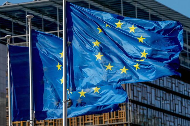 Banderas de la Unión Europea en la sede del Consejo Europeo en Bruselas.