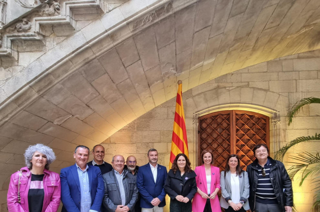 Representants dels clubs lleidatans que van assistir ahir a la reunió al Palau de la Generalitat.