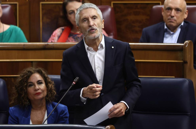 El ministre Fernando Grande-Marlaska al ple del Congrés.