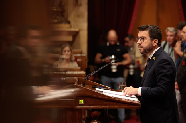El presidente de la Generalitat, Pere Aragonès, en el hemiciclo durante el debate de política general en el Parlament.
