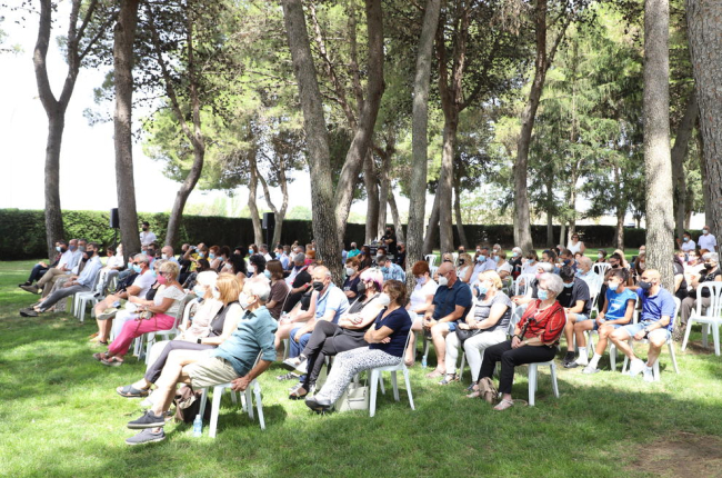Balaguer homenatja amb la cerimònia 'Silencis amb llum' els seus 110 veïns morts durant la pandèmia