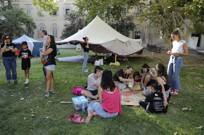 La ‘Haima per un Sàhara lliure’ va tornar ahir el Rectorat de la Universitat de Lleida.