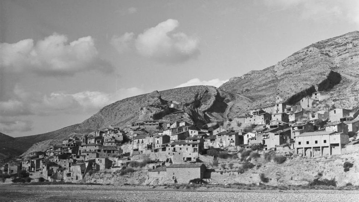 Fotos y documentos de Tragó de Noguera, en el Arxiu Comarcal.