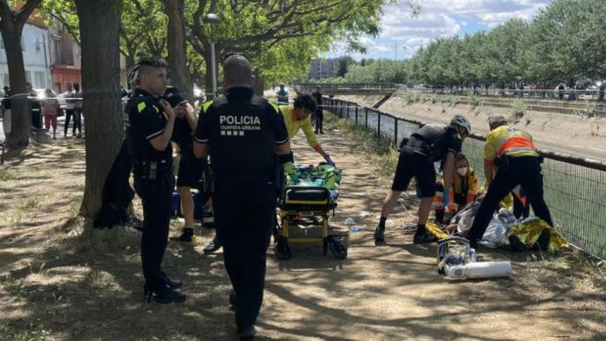 Momento del rescate ayer en la Bordeta.
