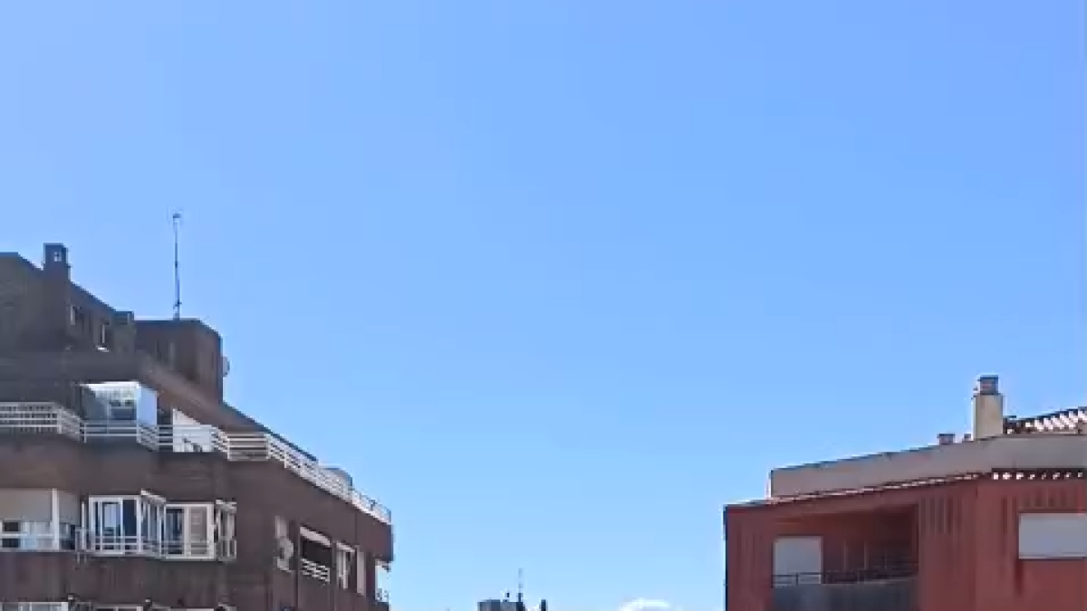 Cues de camions pel centre de Soses i Aitona