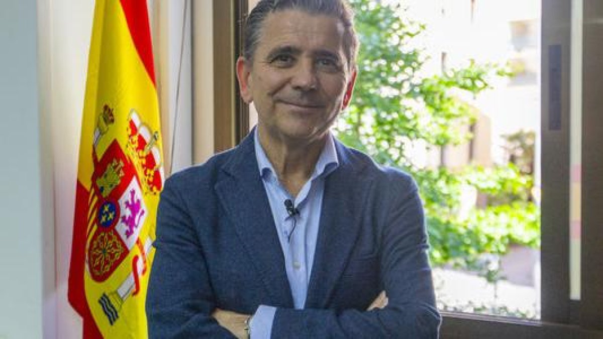El candidato de Vox  en Lleida al Parlament, Rafael Villafranca. - GERARD HOYAS