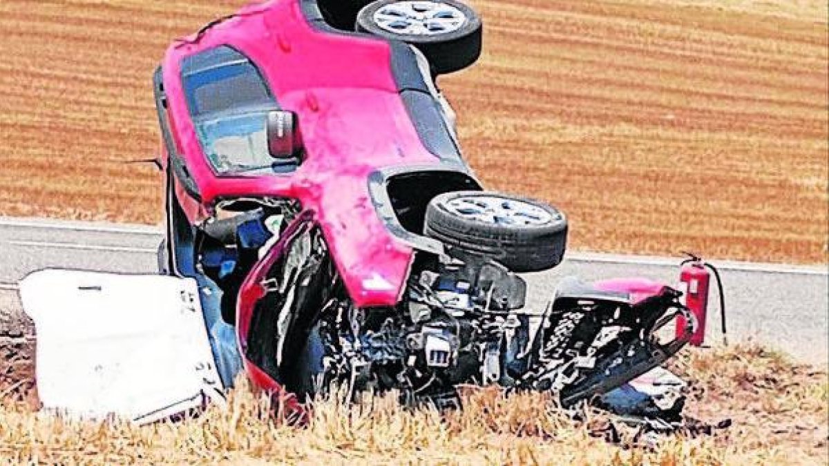 Imatge del vehicle bolcat a Foradada.