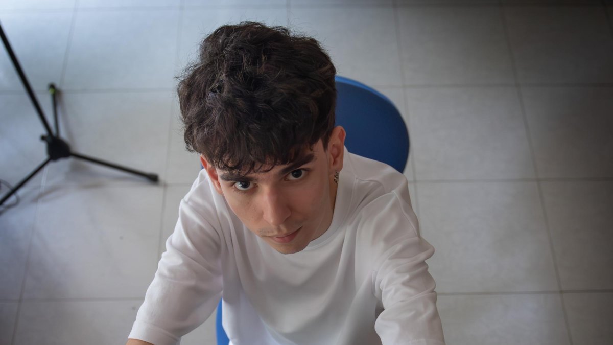 Polifacètic. Pep Saula és el productor de Sexenni i moltes altres bandes catalanes i també arranja alguns temes com a instrumentista