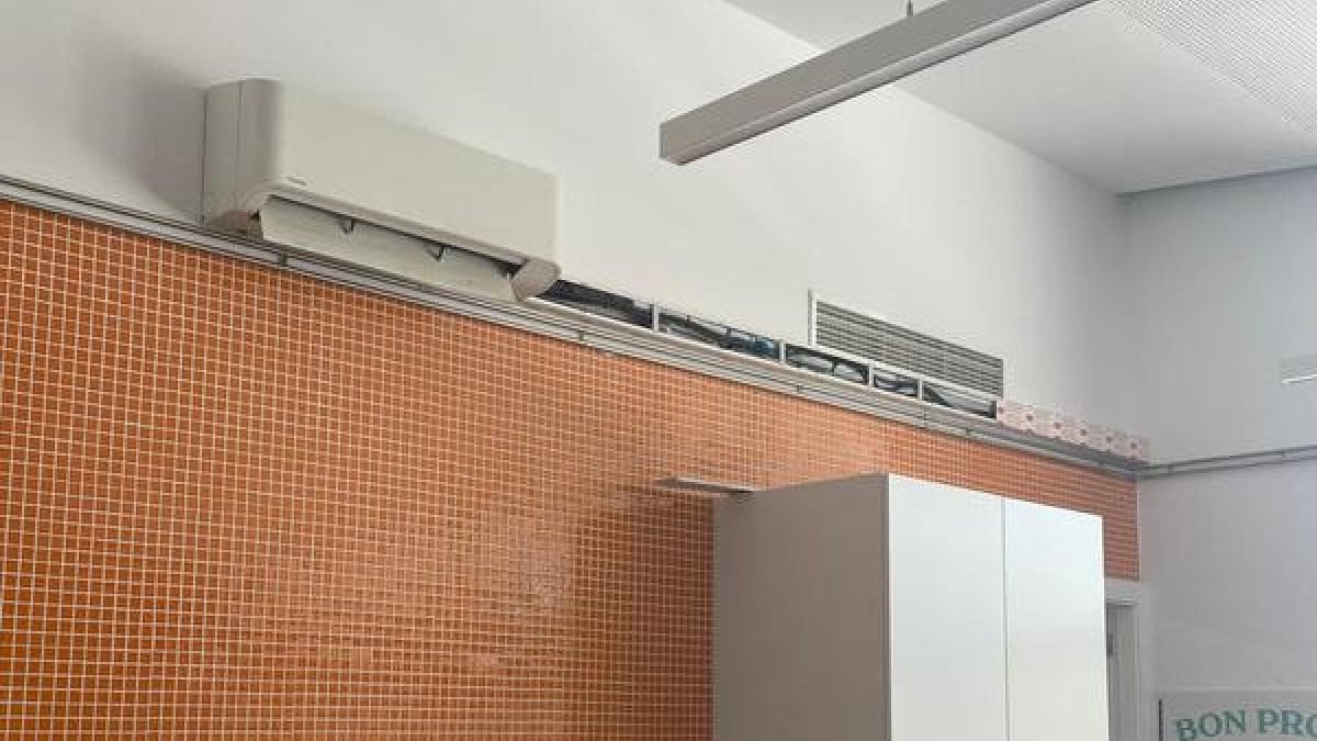 L’aparell col·locat al local social de Bellmunt. - AJUNTAMENT DE BELLMUNT