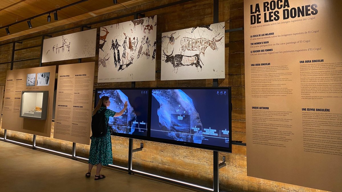 La primera mostra del projecte treballa de manera immersiva el jaciment de la Roca dels Moros al Cogul, reconeguda Patrimoni Mundial per la Unesco
