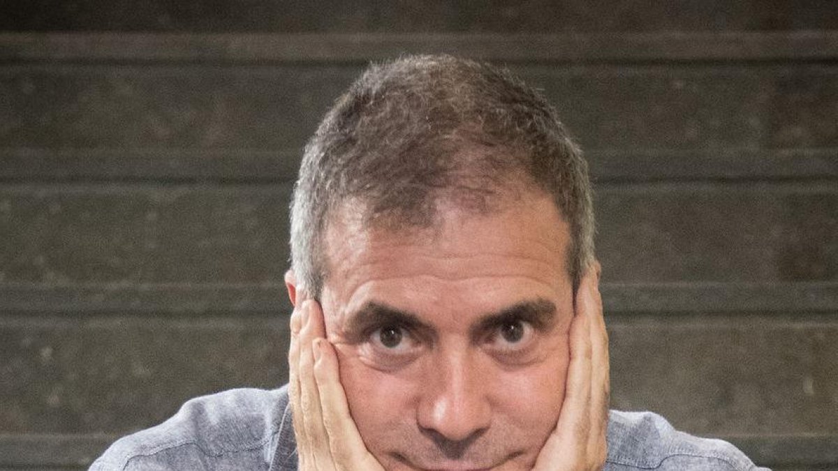 Grues i edificis en construcció als afores d’Alcarràs, desembre del 2007. - FRANCESC SERÉS