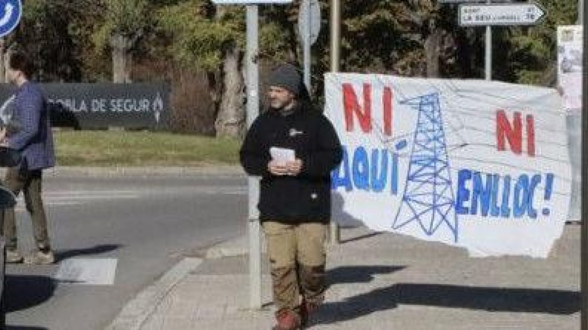 Pancarta de protesta contra el projecte de la MAT a la Pobla.