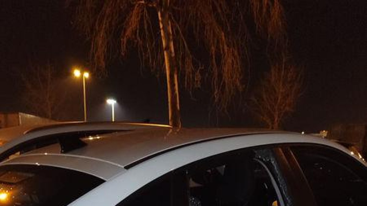 En aquest vehicle van trencar un vidre posterior.