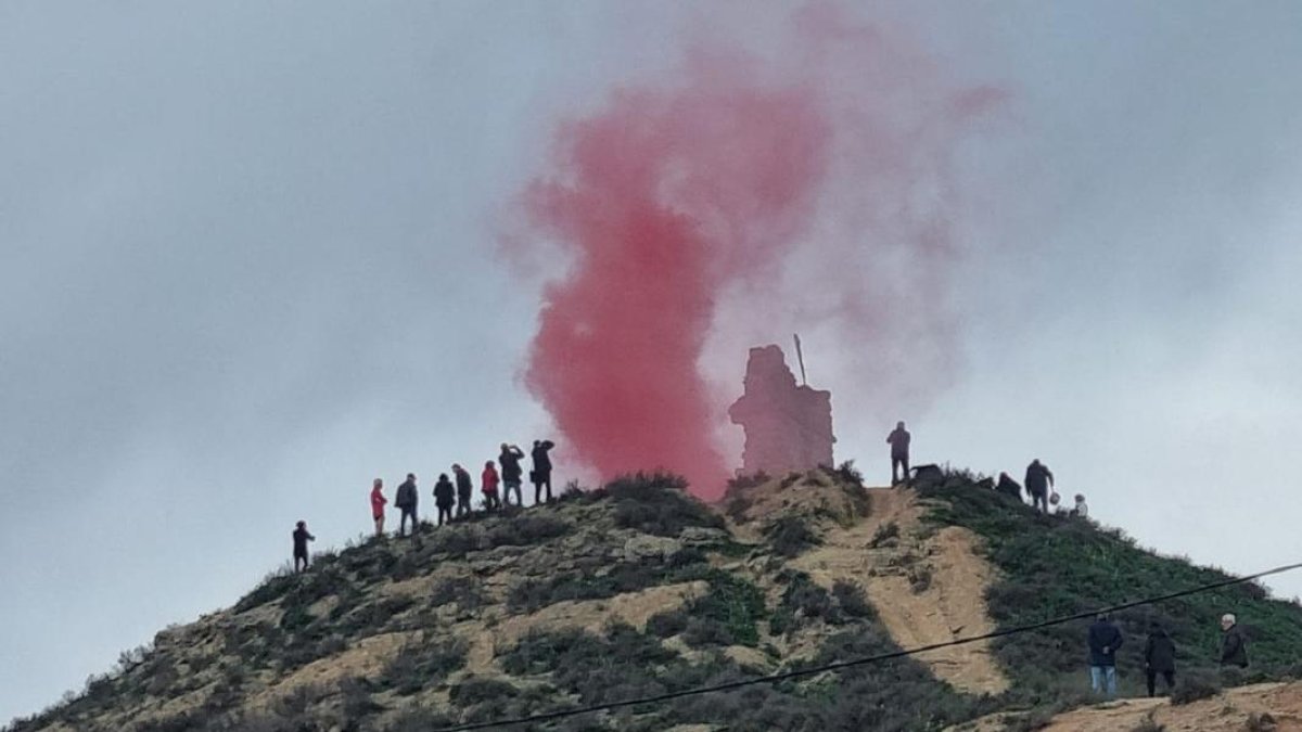 El Tossal de la Moradilla, en el momento del encendido. - LAIA PEDRÓS