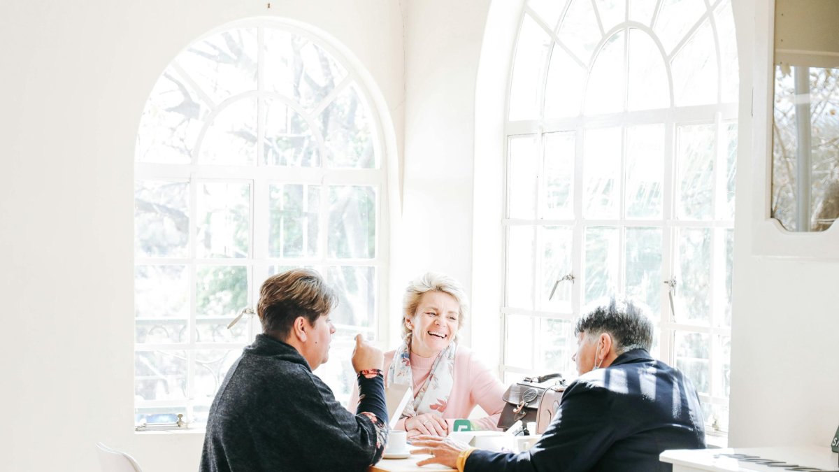 Interrompre constantment en converses revela dades de la nostra personalitat.