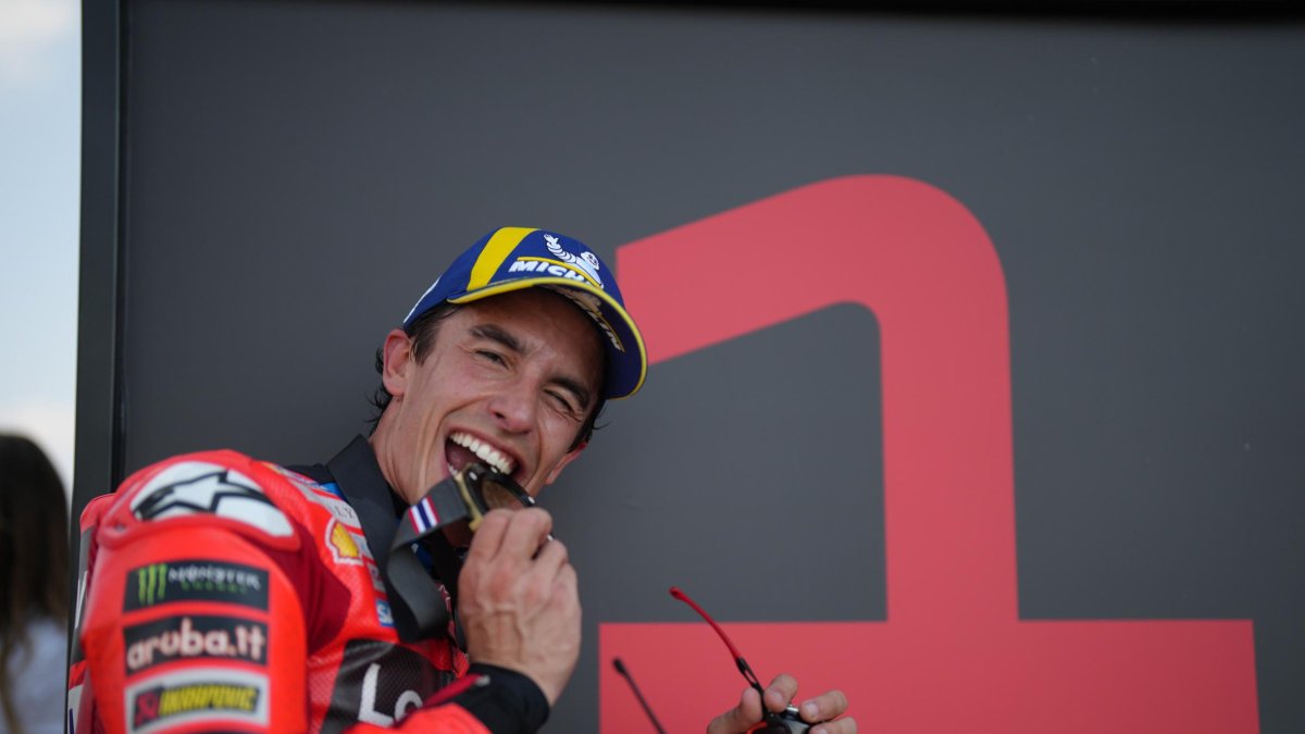 Marc Márquez celebra su excelente inicio en el Mundial. - EFE