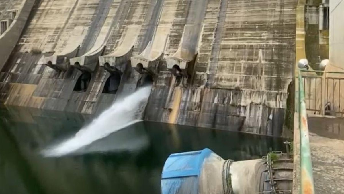 Obertura del desaigüe de Rialb / Helena Culleré