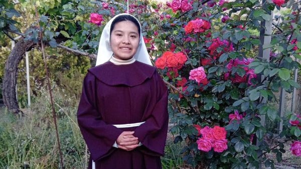 La joven con el hábito que se le entregará mañana. - CLARISAS DE BALAGUER