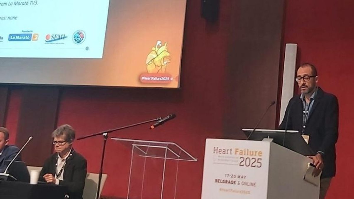 El doctor Jose Luis Morales presentando el estudio. - ICSLLEIDA