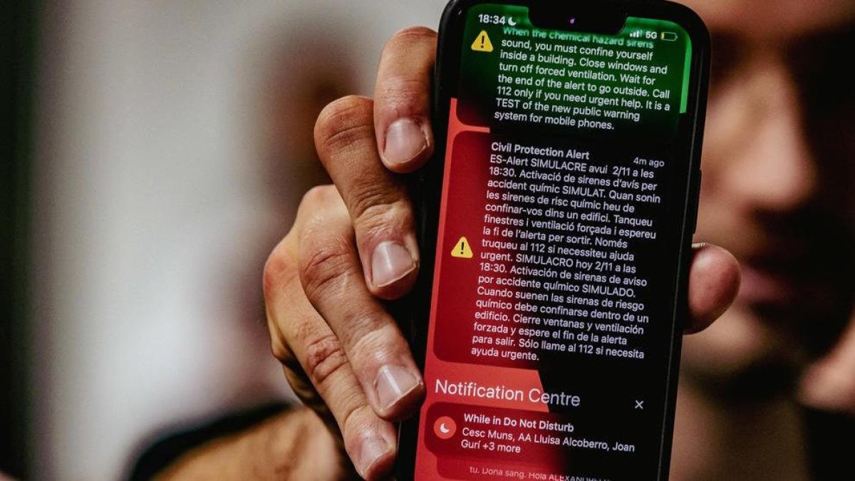 Imatge d'arxiu d'una alerta de telèfons mòbils ES-ALERT.