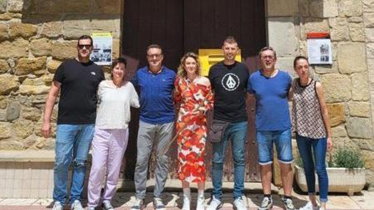 El equipo municipal tras las elecciones con Lizaso en el centro. - A.C.