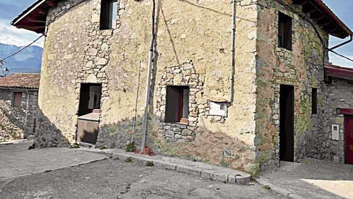 La casa está situada en la plaza de Travesseres. - F.S.