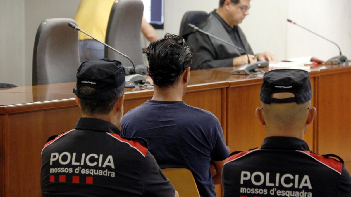 L'acusat d'agredir sexualment un noi a Lleida, durant el judici a l'Audiència de Lleida.