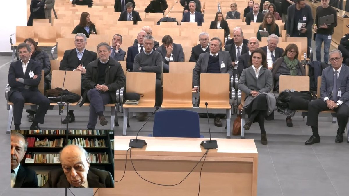 L'expresident Jordi Pujol es connecta per videoconferència al judici celebrat aquest dilluns a l'Audiència Nacional.