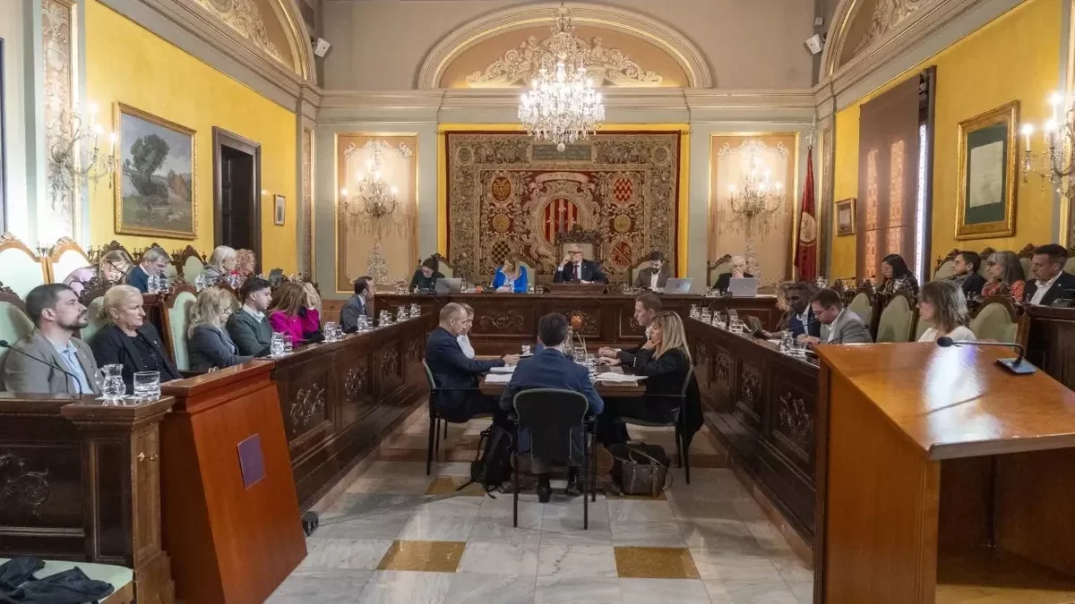 Els alts funcionaris, en un ple de la Paeria. - PAU PASCUAL PRAT