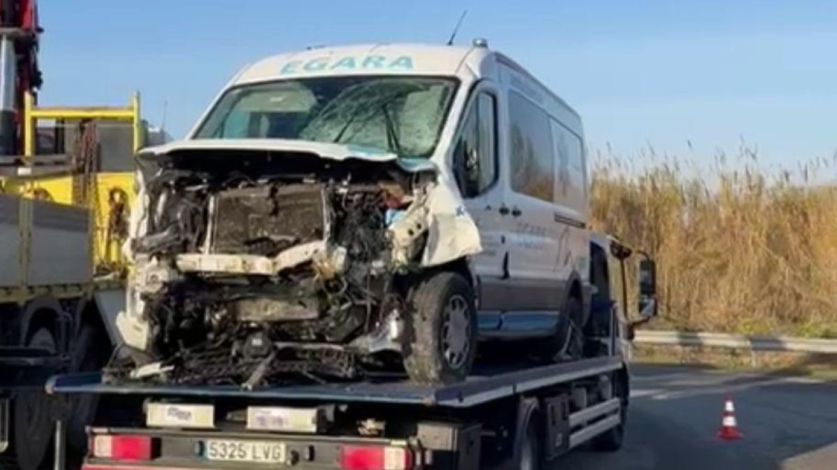 Dos ferits, un d'ells greu, en un accident d'una ambulància de transport no urgent a Vilanova de la Barca