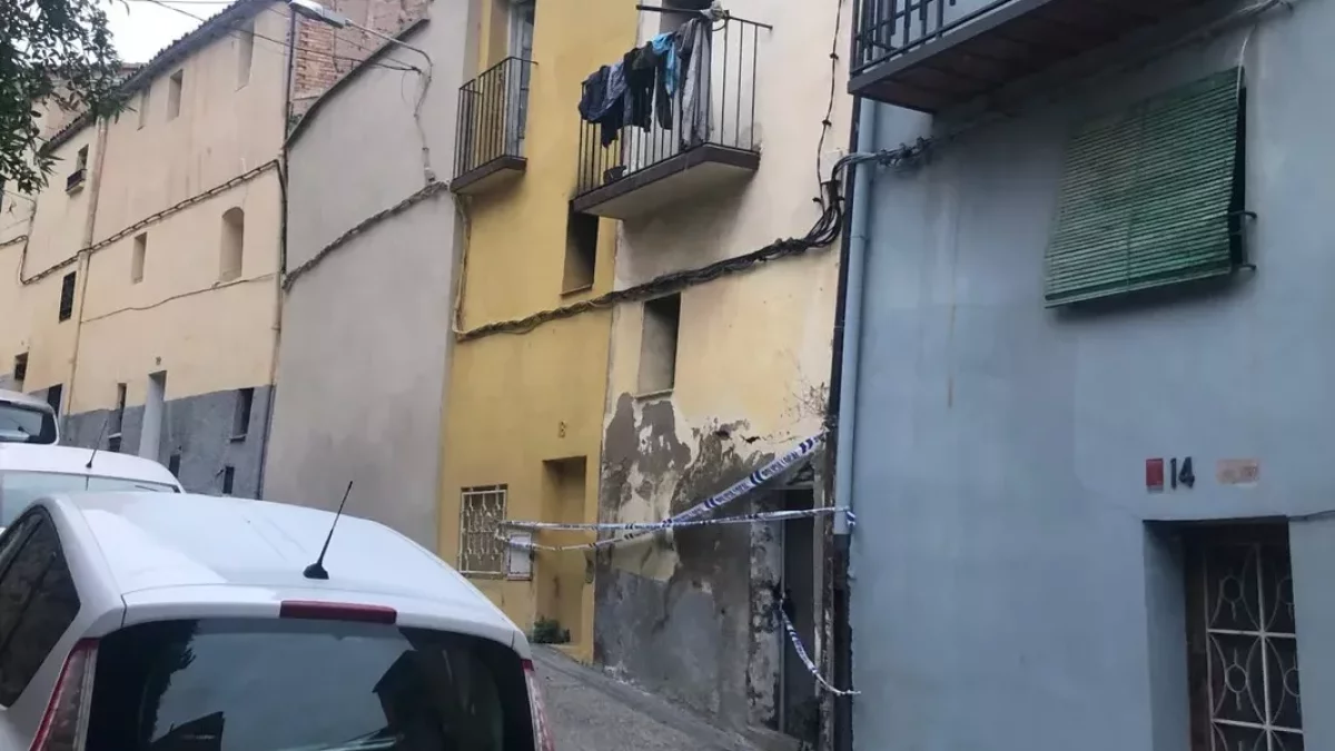 La casa va ser precintada per la Policia Local de Balaguer. - LAIA PEDRÓS