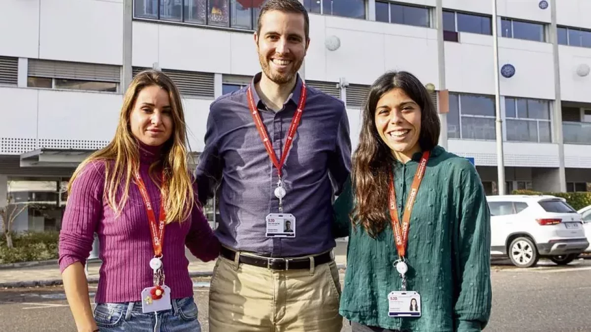 Sandra Rodríguez, Antonio Rivera i Susana Nieto, professionals de l’hospital Sant Joan de Déu Terres de Lleida. - JORDI ECHEVARRIA