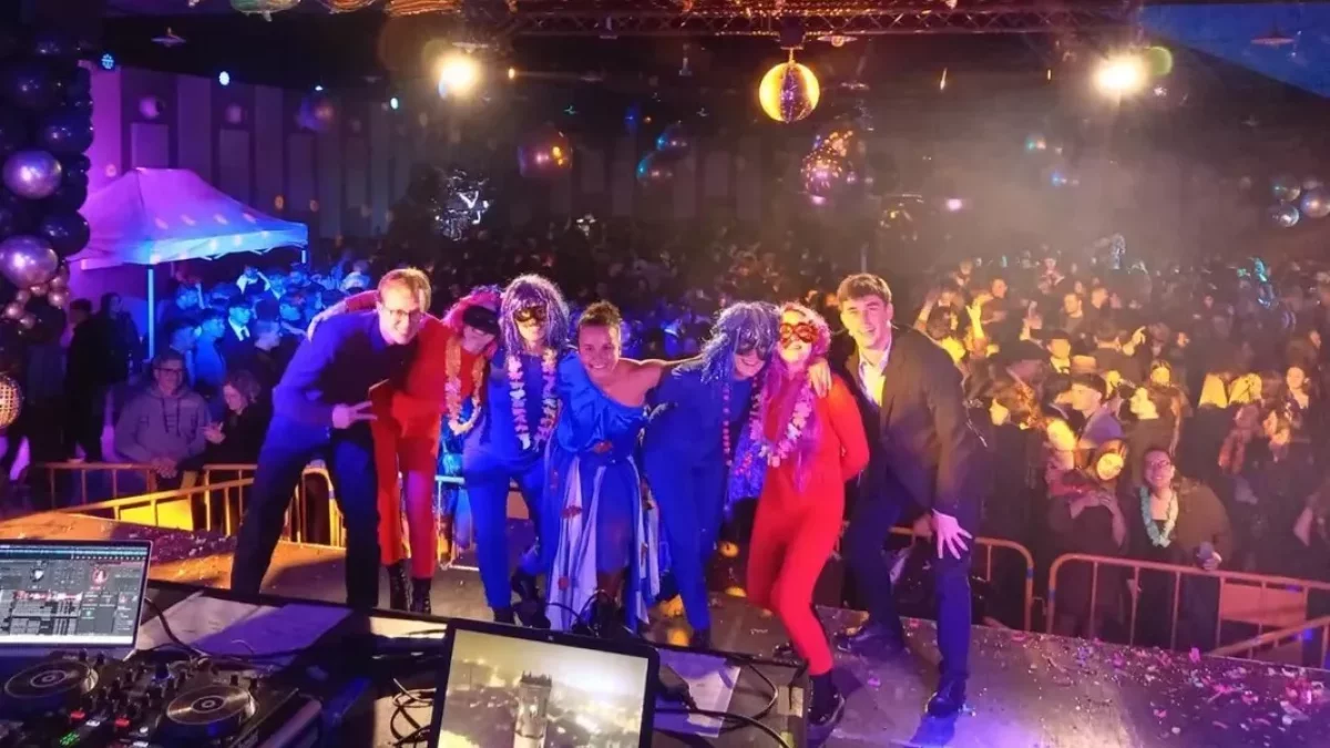 La festa de Cap d’Any a Tàrrega va congregar centenars de persones. - LLUÍS AGEA