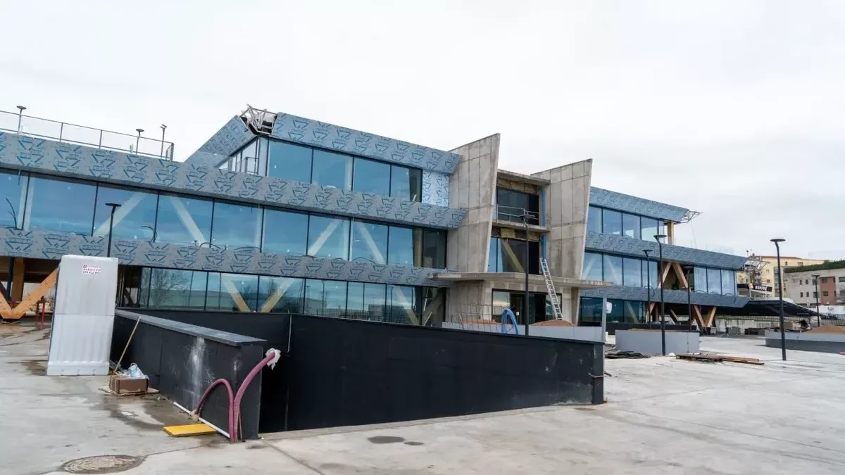 El nuevo edificio de las oficinas centrales de Ilerna en el polígono Activa Park está casi listo. - PAU PASCUAL PRAT