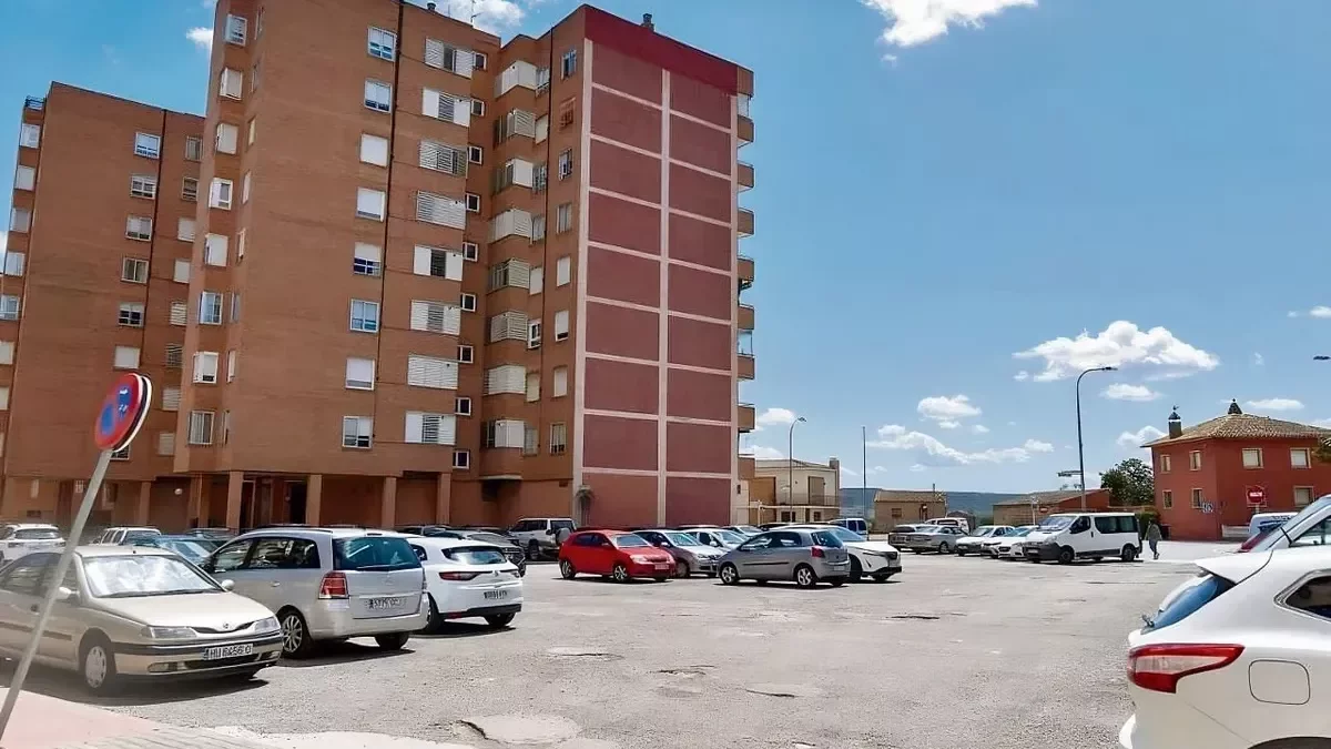 La licitació dels 50 habitatges de l’avinguda Aragó de Fraga continua pendent un any després de ser anunciada a tot drap per la DGA. - PAU PASCUAL PRAT