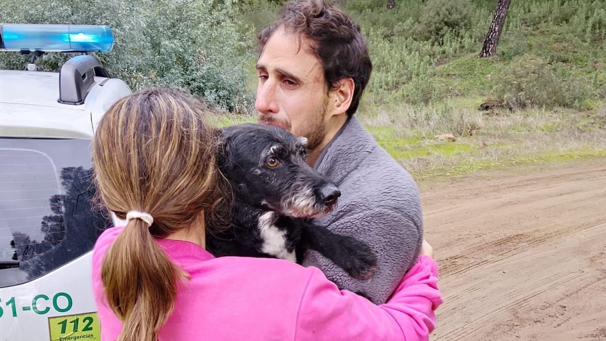 El gos Boro, capturat després de més de tres dies extraviat al lloc de l’accident ferroviari.