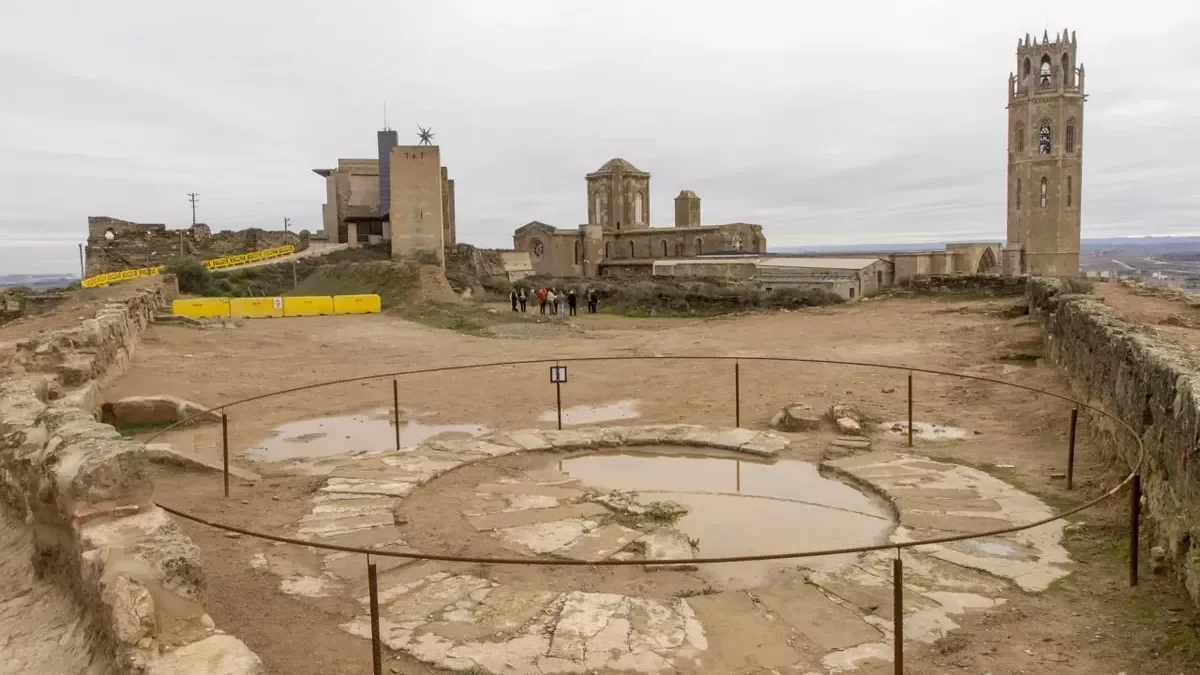 El nido de ametralladora de la Guerra Civil en el Baluard del Rei. - JORDI ECHEVARRIA