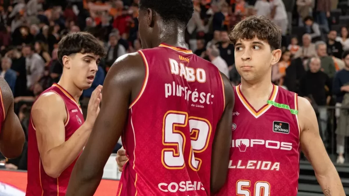 Pau Torrens, Ibou Dabo i Pol Ríos van comptar amb minuts per les baixes. - JAVI ENJUANES